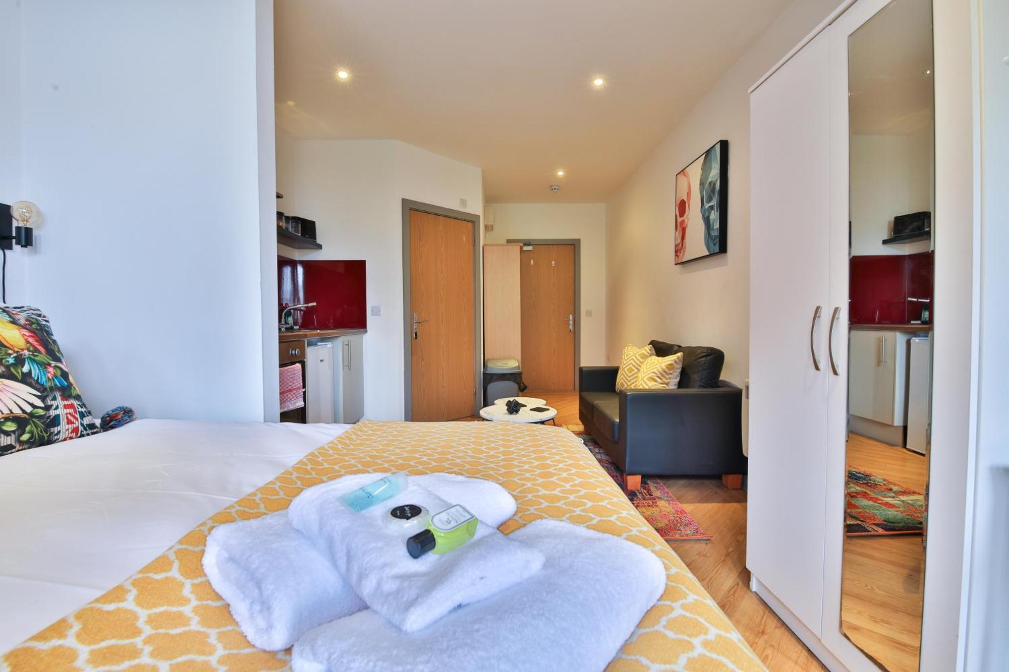 Princess Lofts City Centre Studios With Nespresso Coffee Machines & New Fast Wifi By Stayright Swansea Extérieur photo