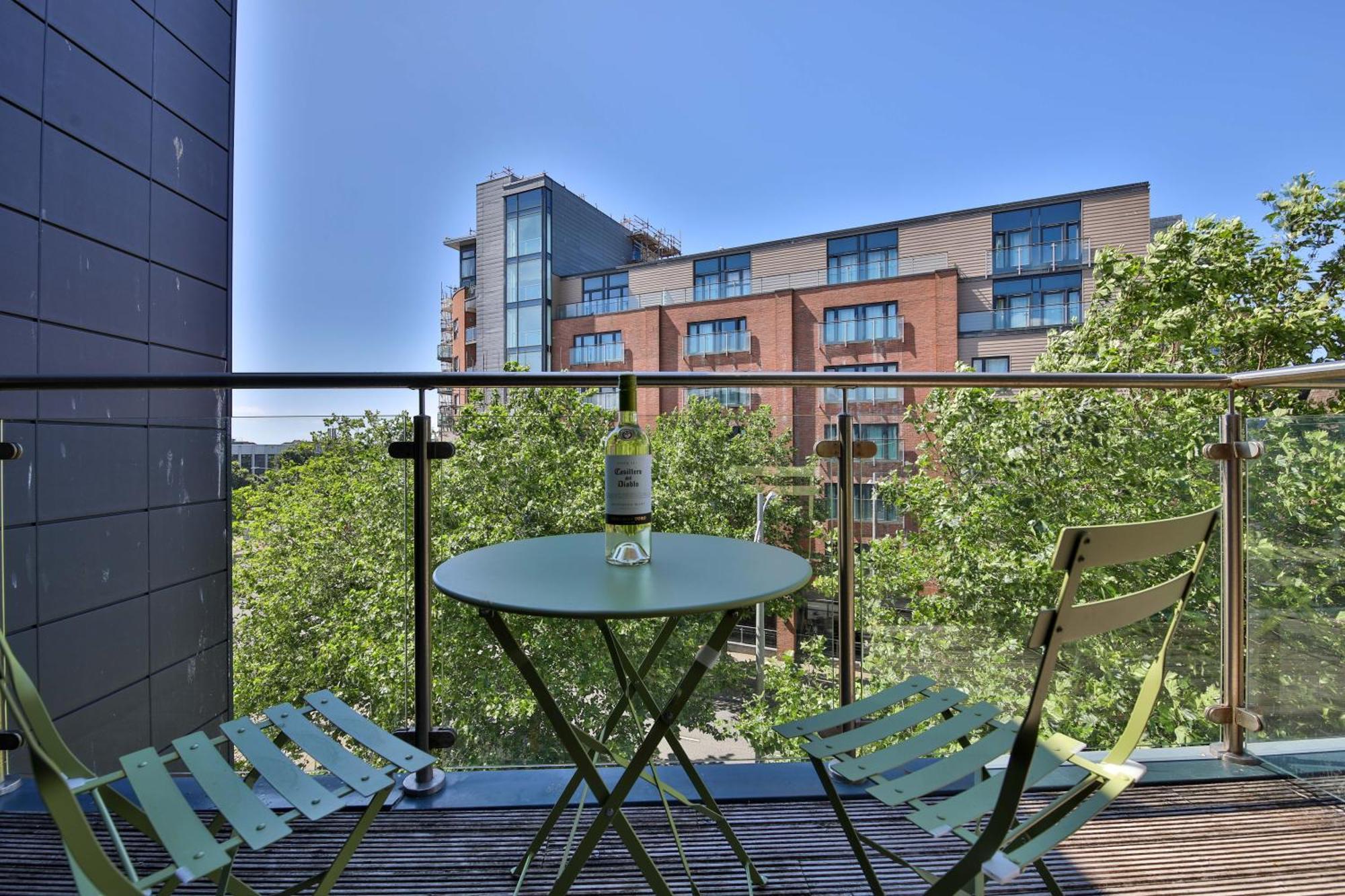 Princess Lofts City Centre Studios With Nespresso Coffee Machines & New Fast Wifi By Stayright Swansea Chambre photo